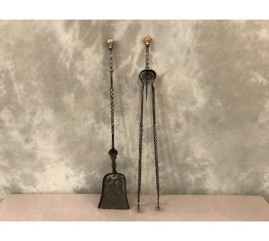 Set of a shovel and a vintage iron and brass clamp 19 th