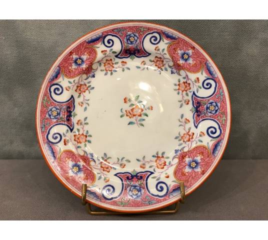 Belle assiette en porcelaine de Minton d'époque 19 ème décor de fleurs
