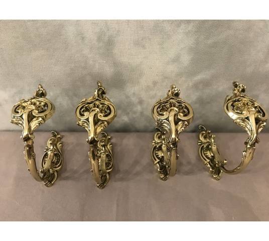 4 Portes embrasses en bronze d'époque 19 ème de style Louis XV