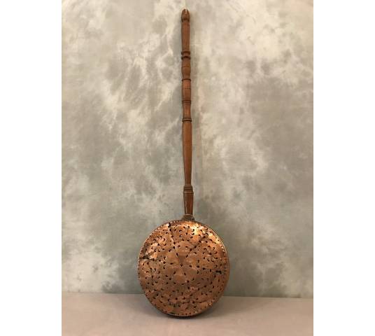 Eighth period copper Bassinoire, engraved and added