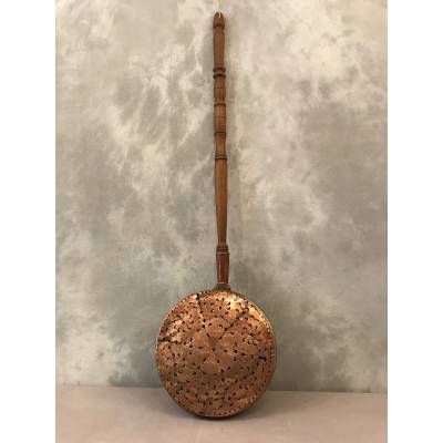 Eighth period copper Bassinoire, engraved and added