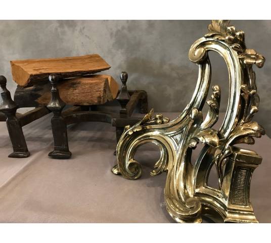 Belle paire de chenets en bronze d'époque Louis XV 18 ème