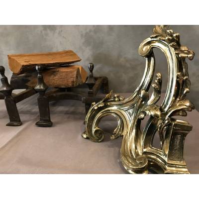 Belle paire de chenets en bronze d'époque Louis XV 18 ème