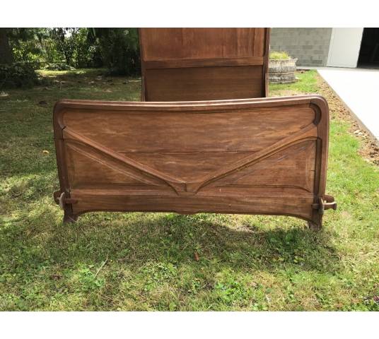 Ensemble de chambre à coucher d'un lit plus une armoire Art Nouveau