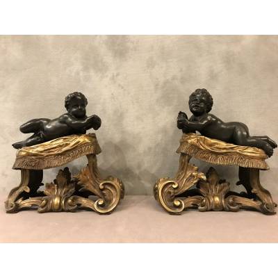 Beaux chenets anciens en bronze dorés et patinés d'époque 19 ème