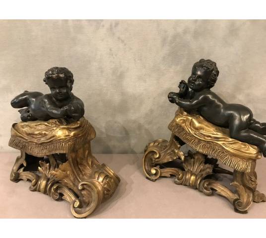 Beaux chenets anciens en bronze dorés et patinés d'époque 19 ème