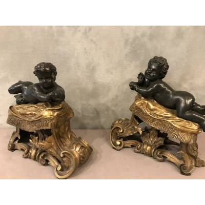 Beaux chenets anciens en bronze dorés et patinés d'époque 19 ème