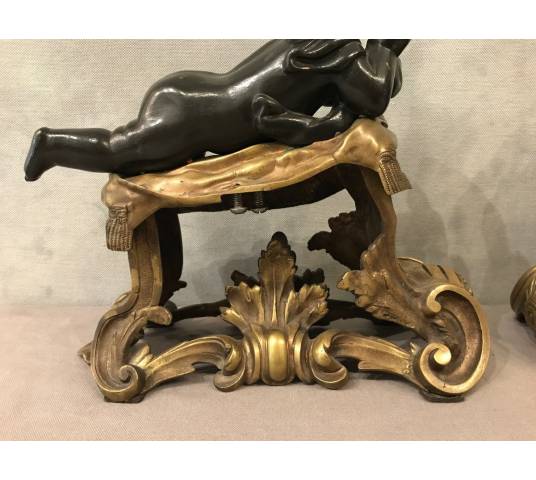 Beaux chenets anciens en bronze dorés et patinés d'époque 19 ème