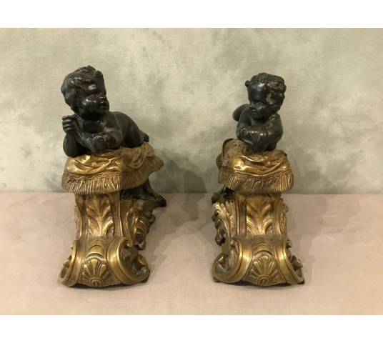 Beaux chenets anciens en bronze dorés et patinés d'époque 19 ème