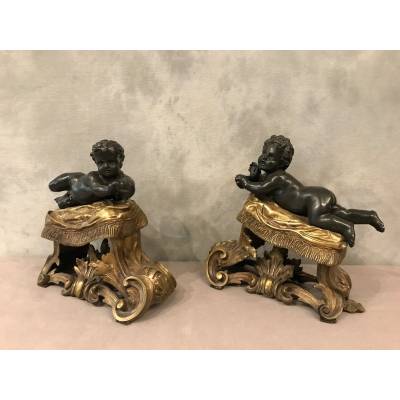 Beaux chenets anciens en bronze dorés et patinés d'époque 19 ème