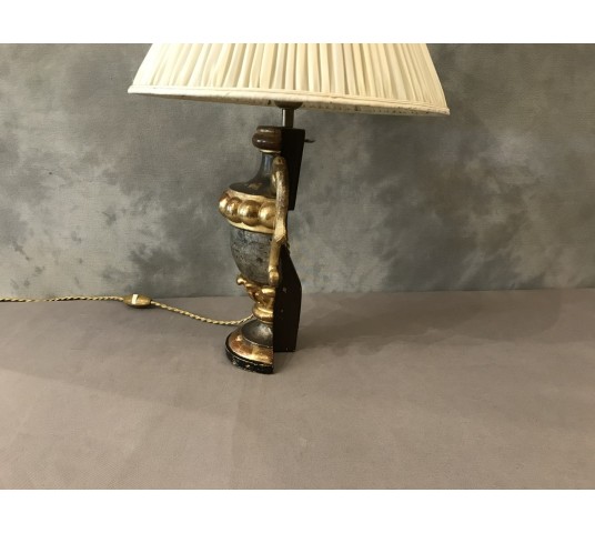 Lampe en bois doré