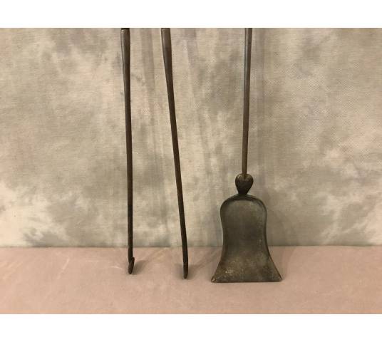 Set of a shovel and a vintage iron and brass clamp 19 th