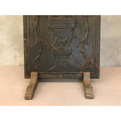 Small antique fireplace plate in vintage cast iron 18 th