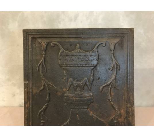 Petite plaque de cheminée ancienne en fonte d'époque 18 ème