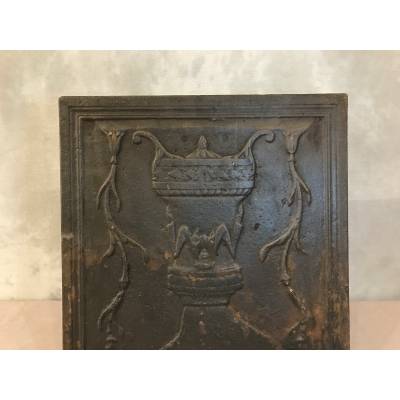 Petite plaque de cheminée ancienne en fonte d'époque 18 ème