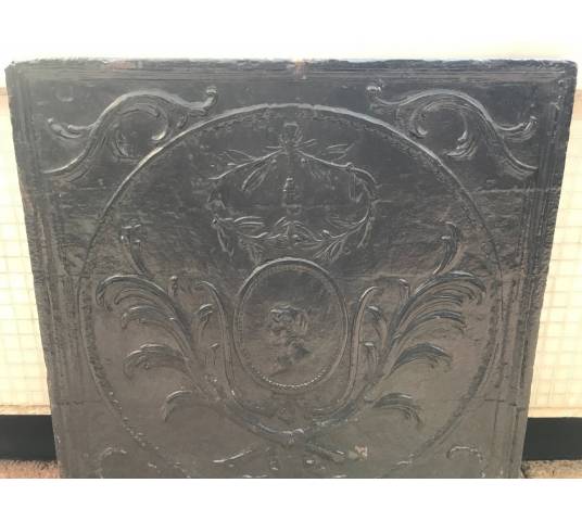 Beautiful antique fireplace plate in vintage cast iron 18 th