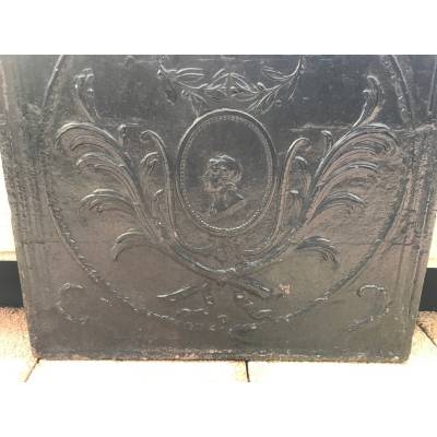 Beautiful antique fireplace plate in vintage cast iron 18 th