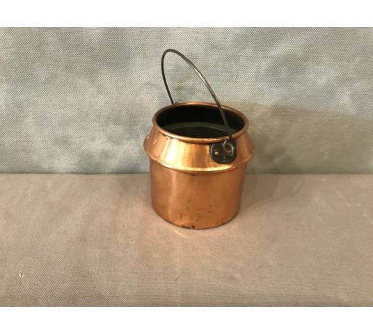 Small copper pot of epoch 19 th
