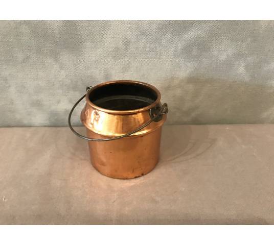 Small copper pot of epoch 19 th