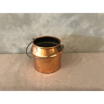 Small copper pot of epoch 19 th