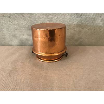 Small copper pot of epoch 19 th