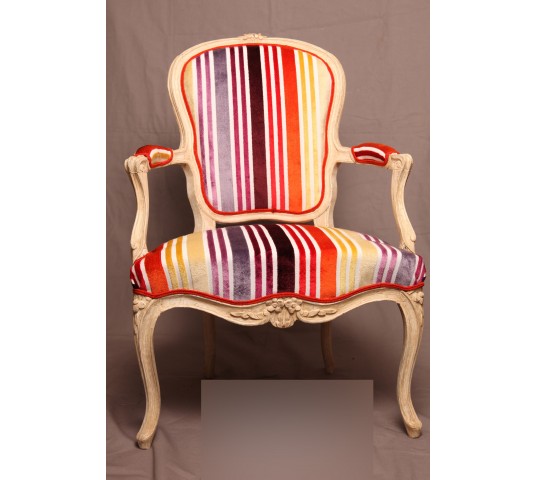 Louis XV armchair, 18 th in painted wood