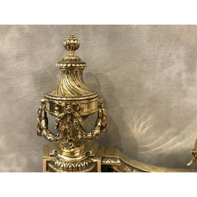 Beaux chenets en bronze d'époque 19 ème de style Louis XVI