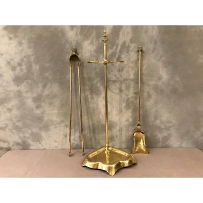 Stack Servant in vintage brass 19 th including a shovel and a gripper
