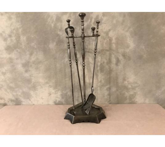 Stack Servant in Period 19 Iron with a Pelle and a Gripper