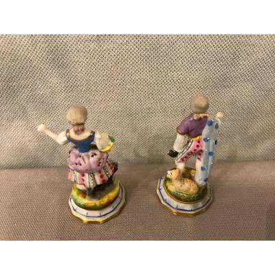 Two small porcelain subjects of period 19 th " A shepherd and a shepherd "