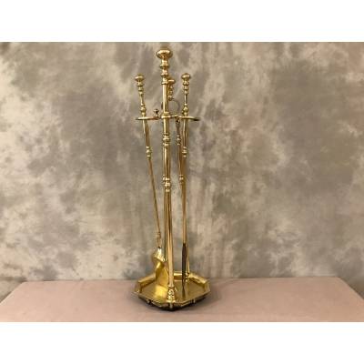 Large chimney servant with a polished brass fireplace 19 th to 3 rooms