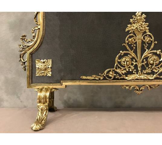 Beautiful screen of ancient bronze fireplace 19 th of the Louis XVI style