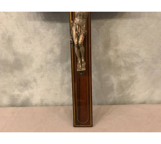 Beau crucifix en bronze sur acajou d'époque 19 ème