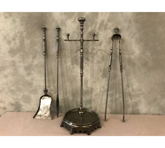 Servant of an ancient fireplace comprising 3 pieces of vintage iron 19 th