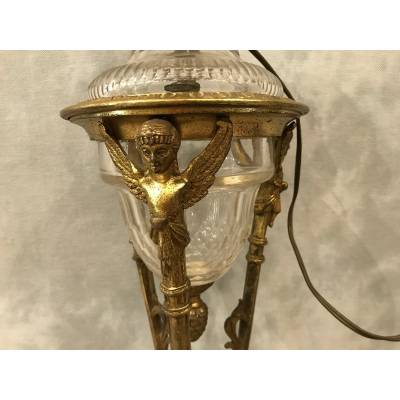 belle lampe à pétrole tripode en bronze et cristal de baccarat d'époque 19 ème