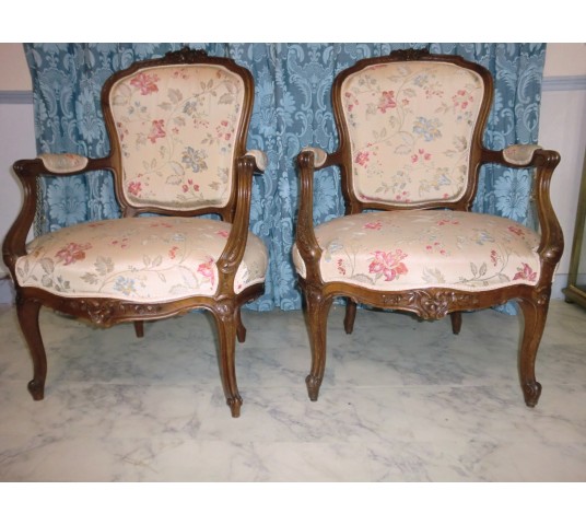 Pair of Louis XV armchairs 19 th in beech