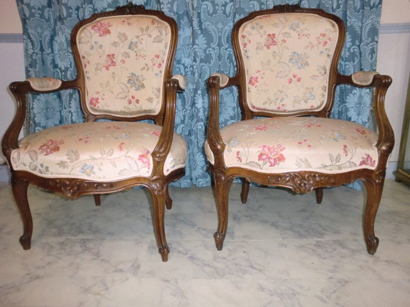 Pair of Louis XV armchairs 19 th in beech