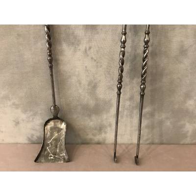 Set of a shovel and a vintage iron and brass clamp 19 th