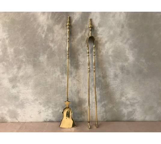 Ensemble d' une pelle et d' une pince en brass d' epoch 19 ème