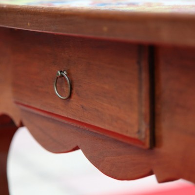 Period middle table 18 th in solid walnut