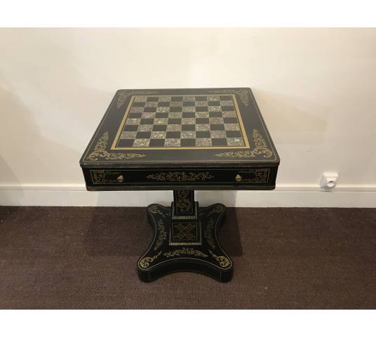 Table à jeux en bois noirci et nacre XXeme