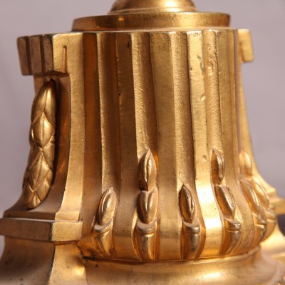 Chenets anciens en bronze doré d'époque Transition 18 ème