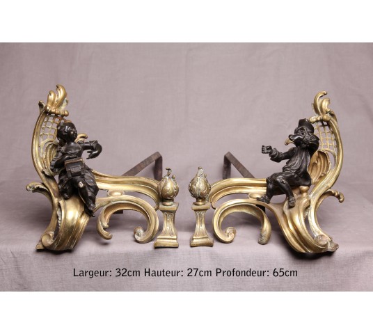 Pair of ancient bronze channels model with period characters 19 th Louis XV