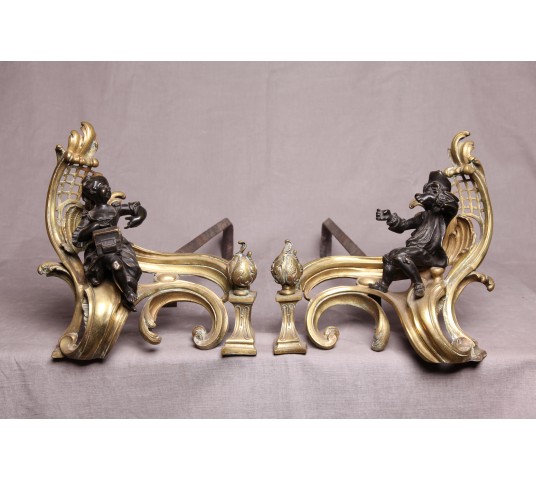 Pair of ancient bronze channels model with period characters 19 th Louis XV