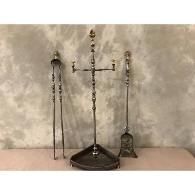 Serviteur de cheminée en fer et bronze d'époque 19 ème de style Louis XVI