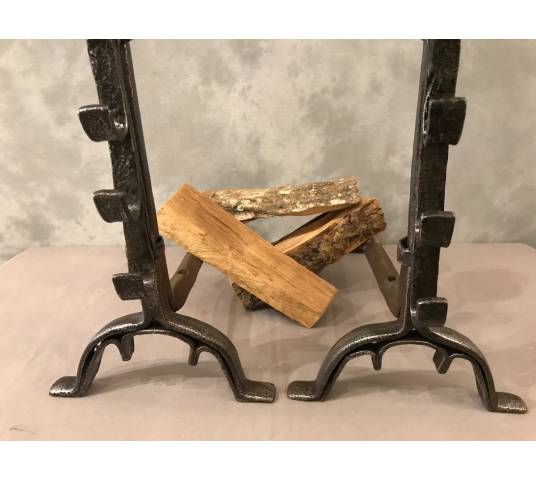Paire de chenets anciens en fer forgé et laiton d'époque 17 ème