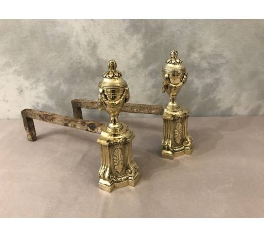 Paire de chenets anciens en bronze de style Louis XVI d'époque 19 ème