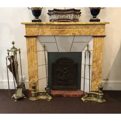 Belle cheminée décorative en bois peint façon faux marbre