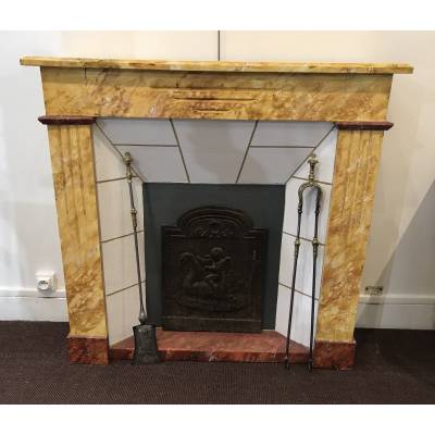 Belle cheminée décorative en bois peint façon faux marbre