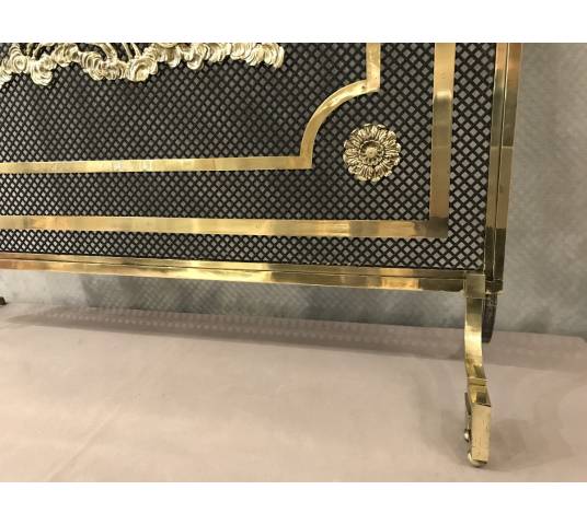 Beau grand pare feu écran de cheminée en bronze et laiton d'époque 19 ème
